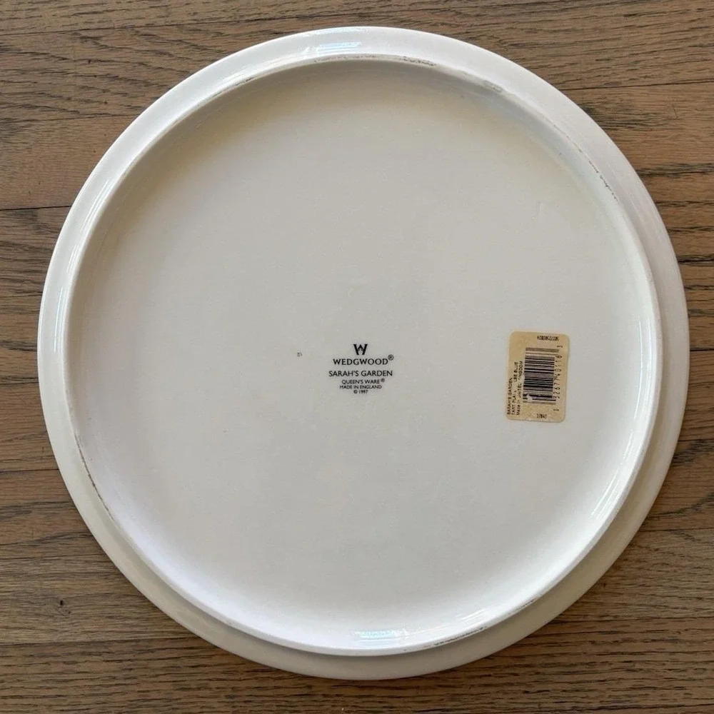 Vintage Wedgwood Sarah's Garden 1997 Strawberry Blue Tart Plate 11.25